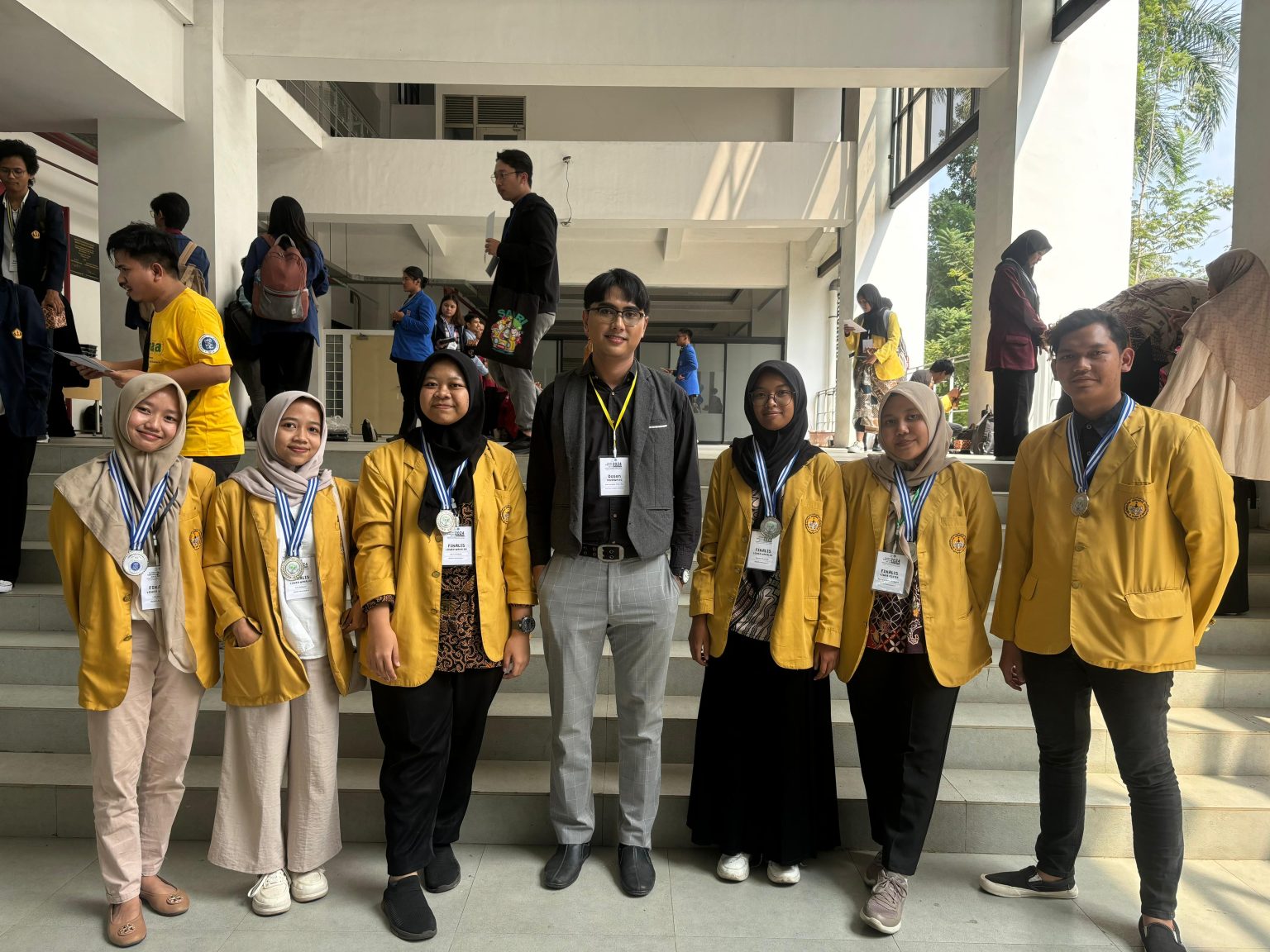 Mahasiswa Matematika UNSOED Raih Tiga Medali Perak di Lomba Makalah dan Poster Kalkulus KAMINDO 2024